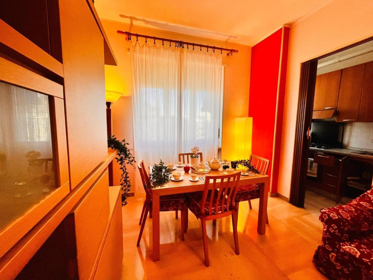 Sky Apartment A Due Passi Dalla Stazione Колленьо Экстерьер фото